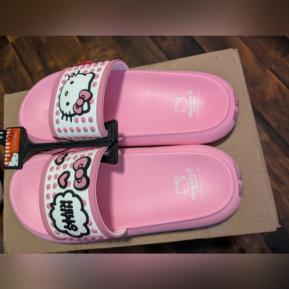 Hello Kitty Sandals - Picture 3 of 8